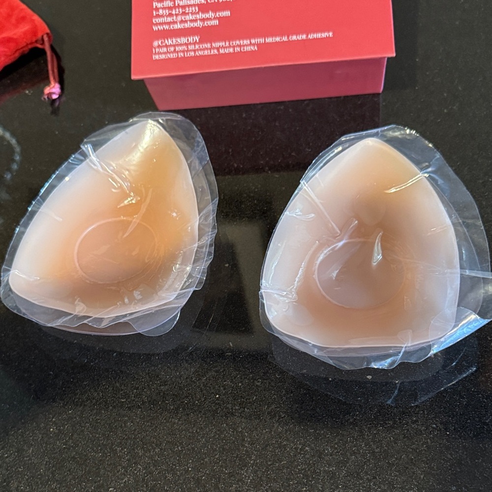 Sticky Cakes triangles Body Bra Inserts with Pink Pouch - Picture 4 of 4